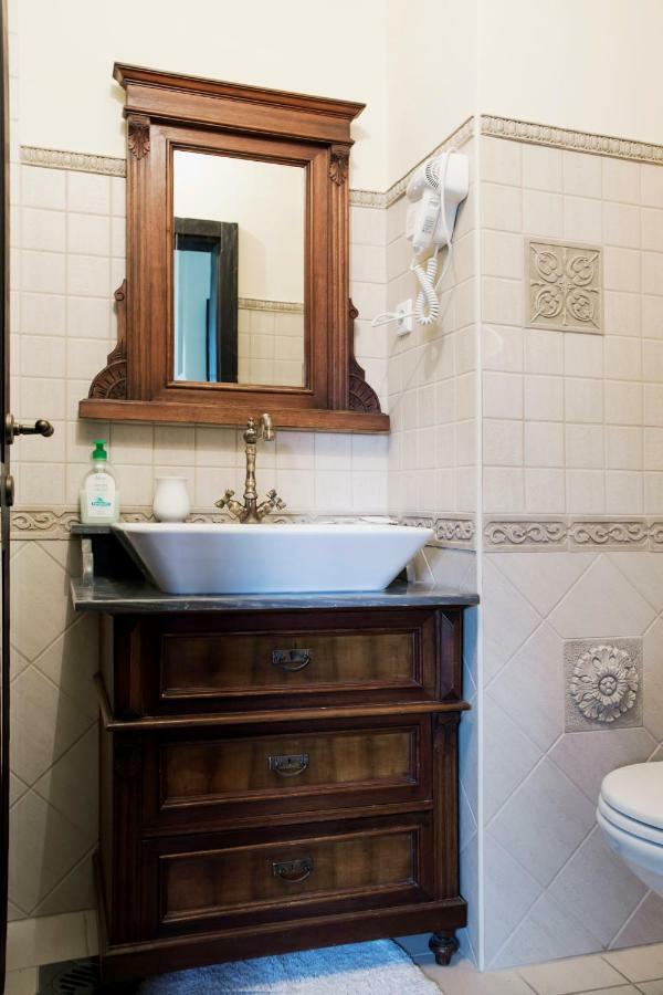 Guesthouse & Apartments Pri Stani Zerovnica ภายนอก รูปภาพ