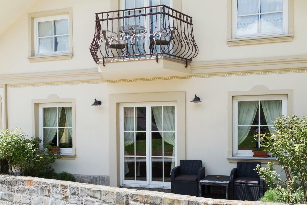 Guesthouse & Apartments Pri Stani Zerovnica ภายนอก รูปภาพ