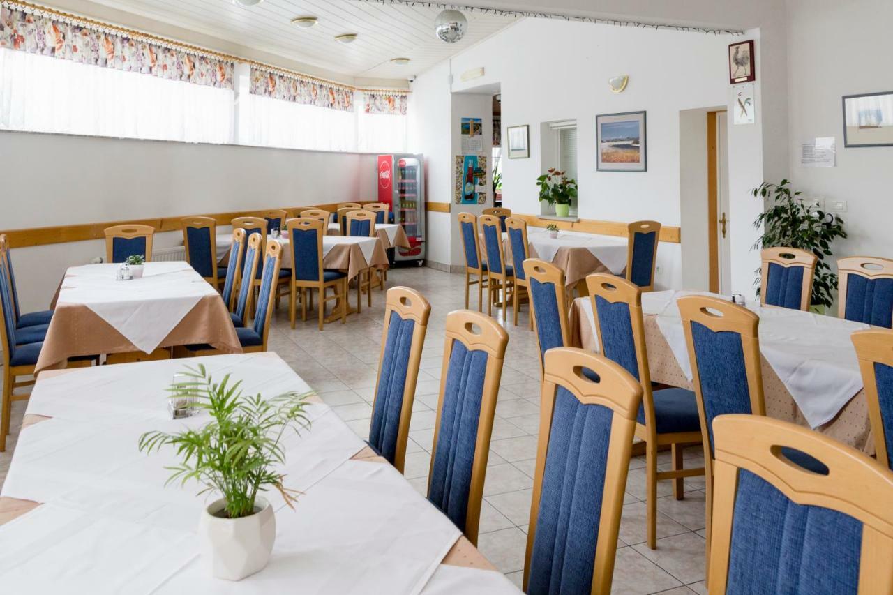 Guesthouse & Apartments Pri Stani Zerovnica ภายนอก รูปภาพ
