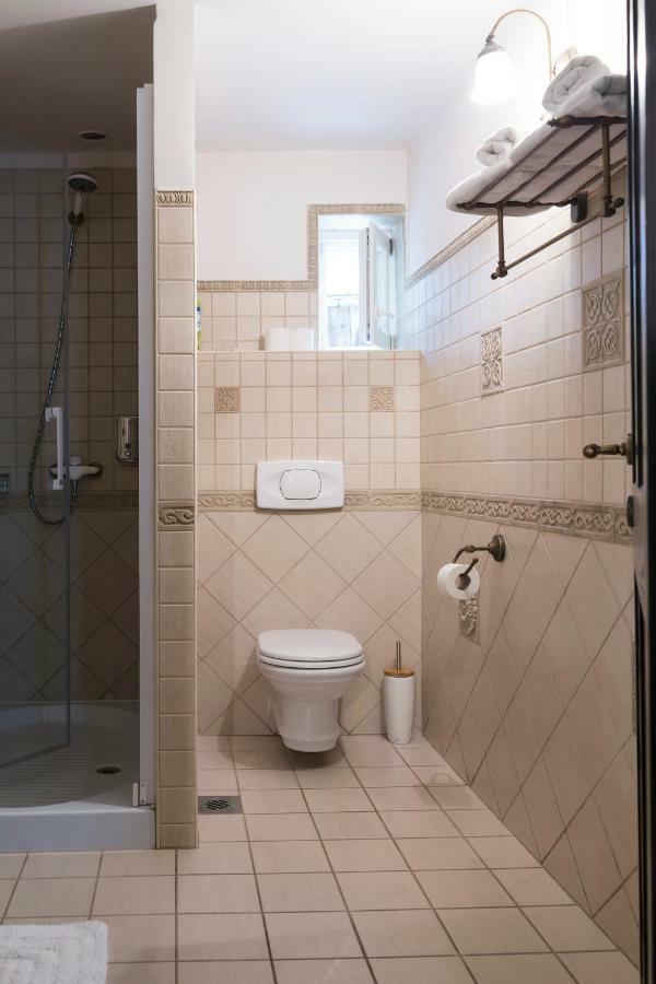 Guesthouse & Apartments Pri Stani Zerovnica ภายนอก รูปภาพ