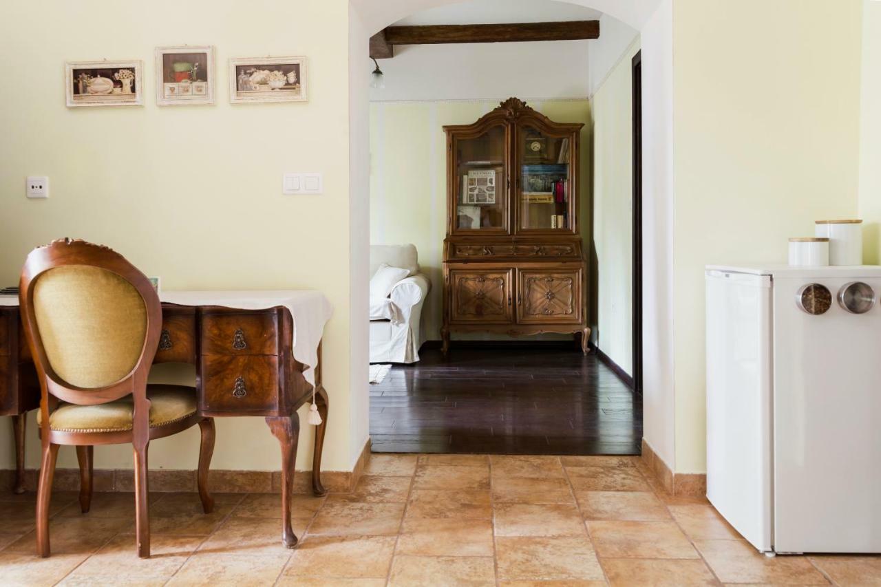 Guesthouse & Apartments Pri Stani Zerovnica ภายนอก รูปภาพ